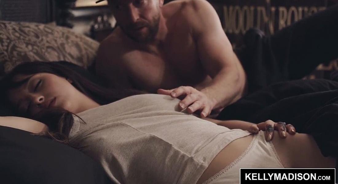 Đit em gái lúc ngủ, sexy cưỡi ngựa cực đỉnh